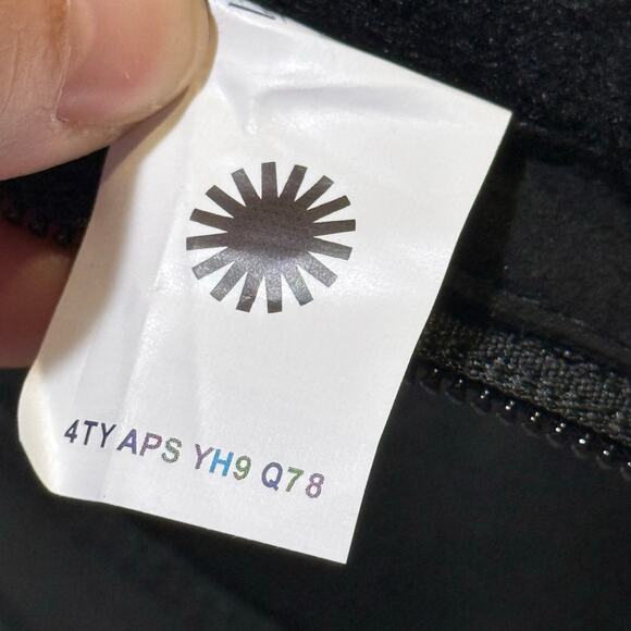 UGG NWOT Ashton Zip Waterproof Bootie Black Suede Chunky Heel Womens 10 Winter - Picture 9 of 15